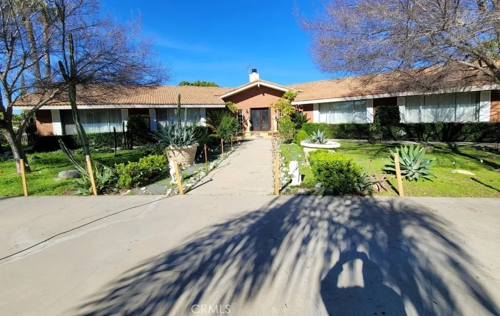 8805 Dufferin, Riverside, California 92504 home-pic-2