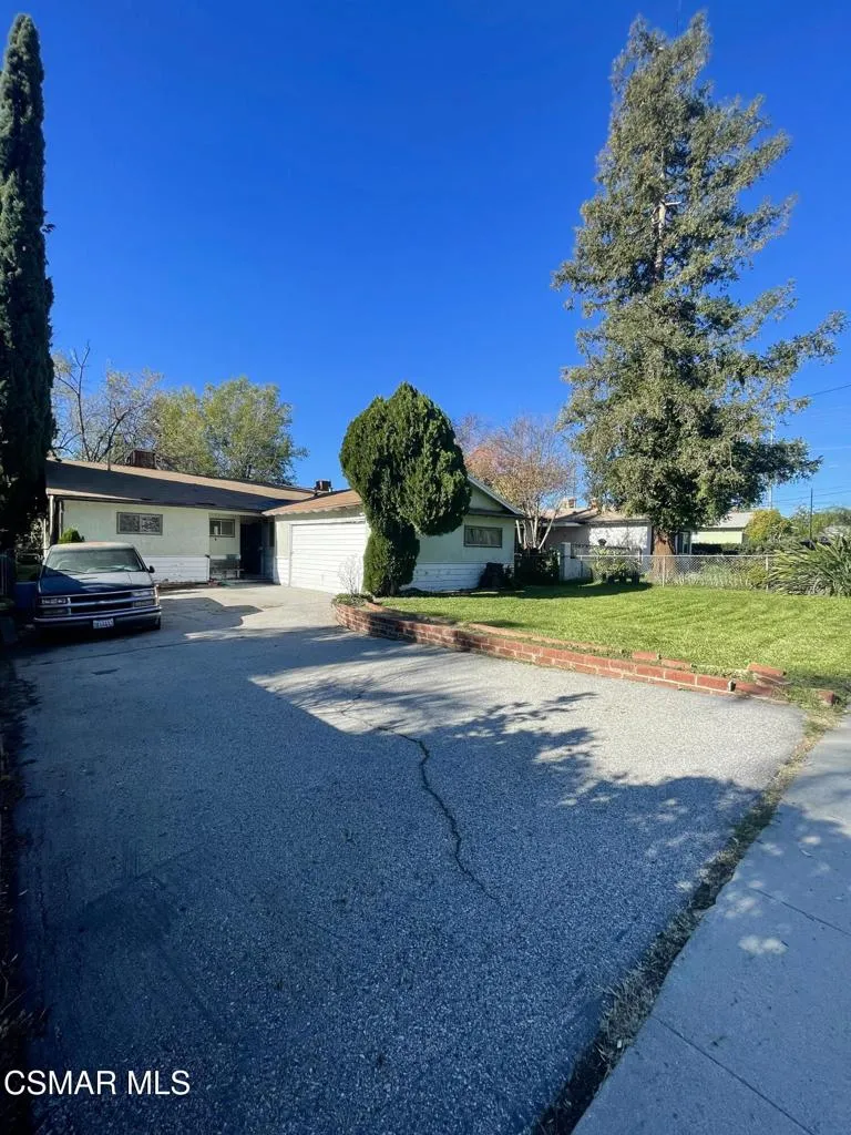 2050 7th Street, San Fernando, California 91340 home-pic-2