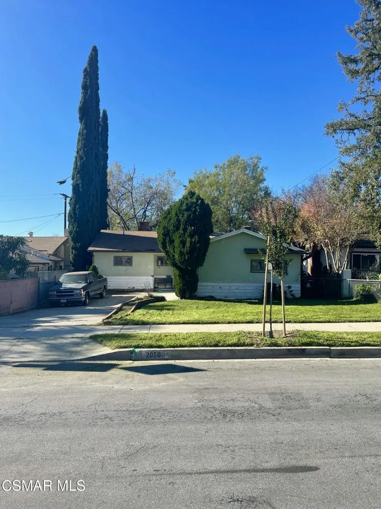 2050 7th Street, San Fernando, California 91340 home-pic-3