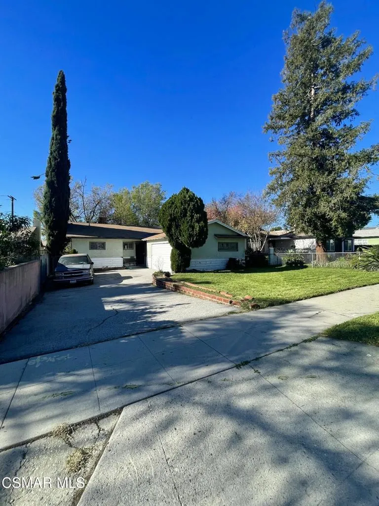 2050 7th Street, San Fernando, California 91340 home-pic-1