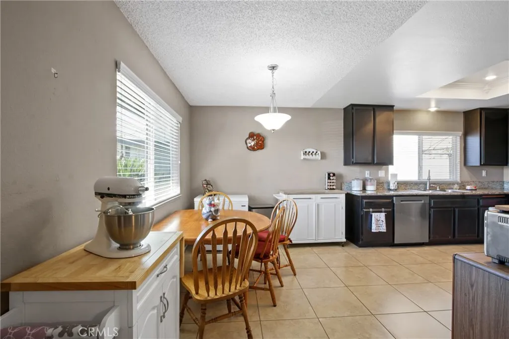 12321 Gardenia Place, Chino, California 91710 home-pic-5