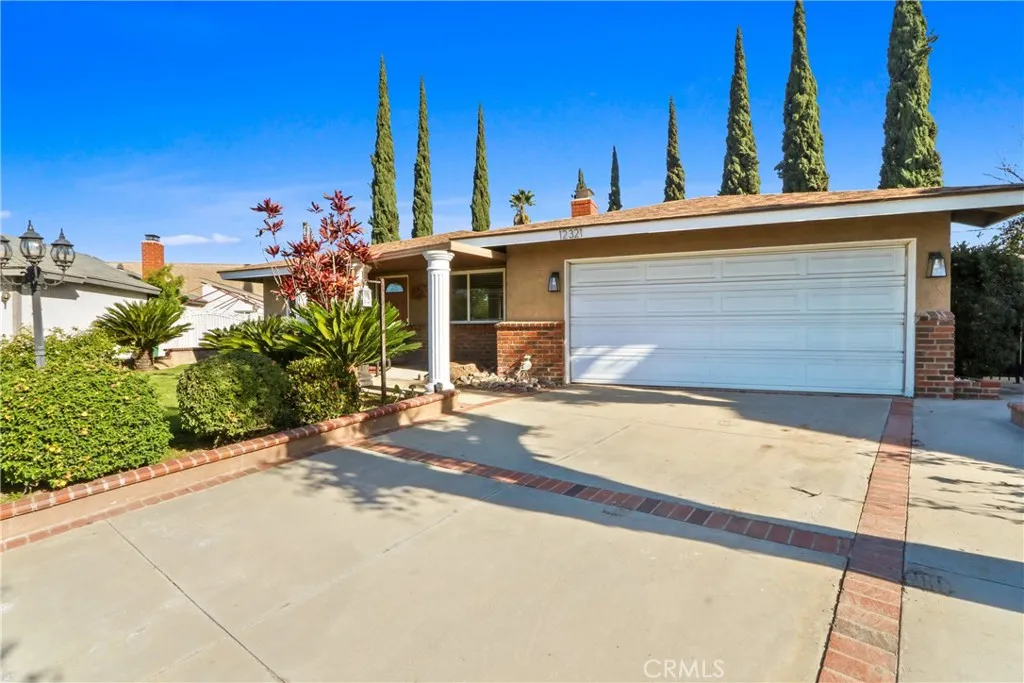 12321 Gardenia Place, Chino, California 91710 home-pic-23