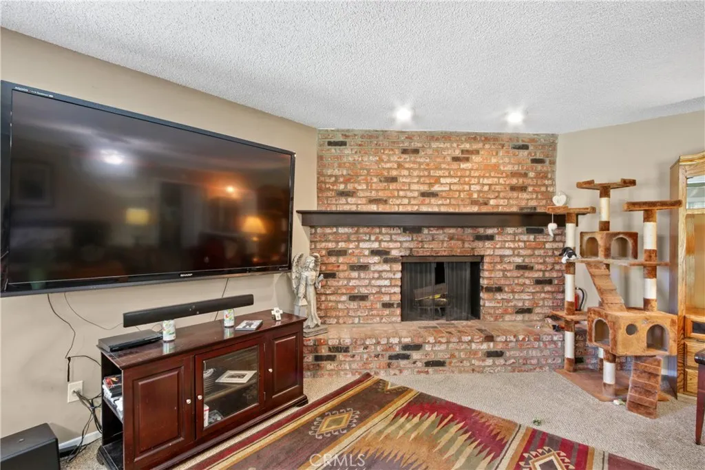 12321 Gardenia Place, Chino, California 91710 home-pic-8