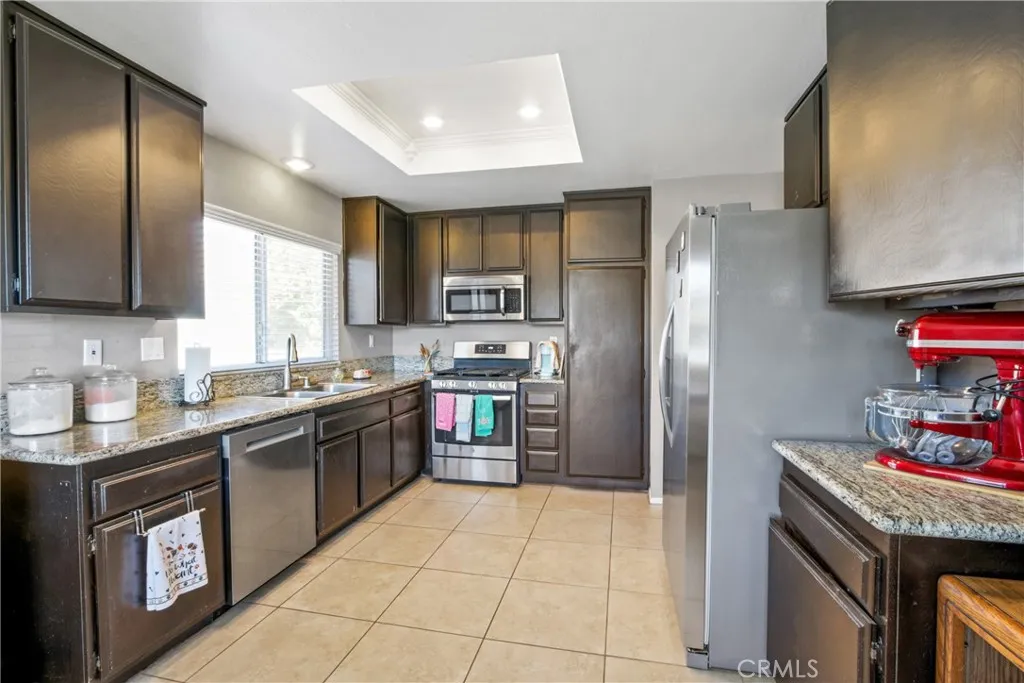 12321 Gardenia Place, Chino, California 91710 home-pic-6