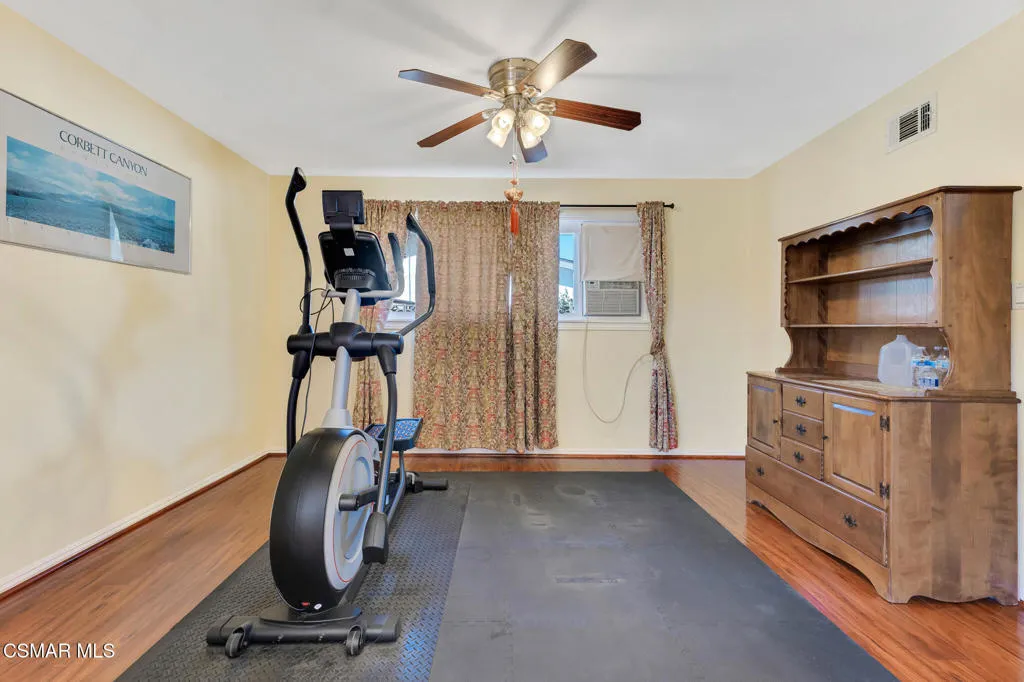 417 W Columbia Road, Thousand Oaks, California 91360 home-pic-11