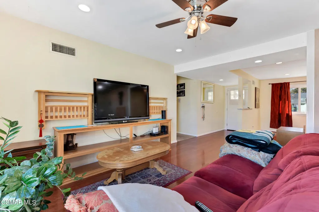 417 W Columbia Road, Thousand Oaks, California 91360 home-pic-15