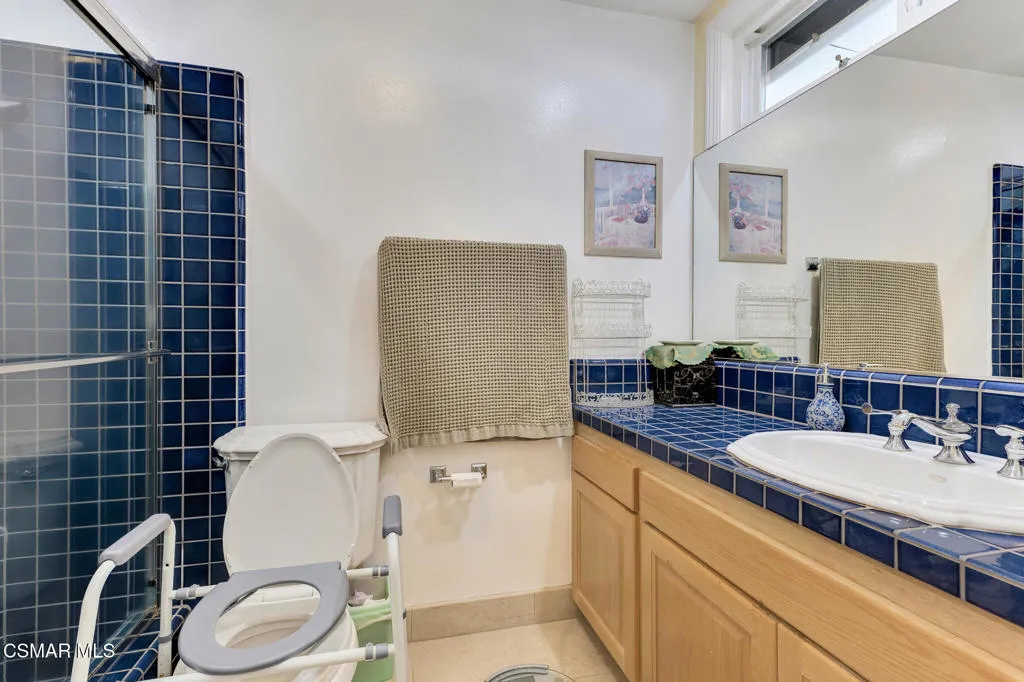 417 W Columbia Road, Thousand Oaks, California 91360 home-pic-24