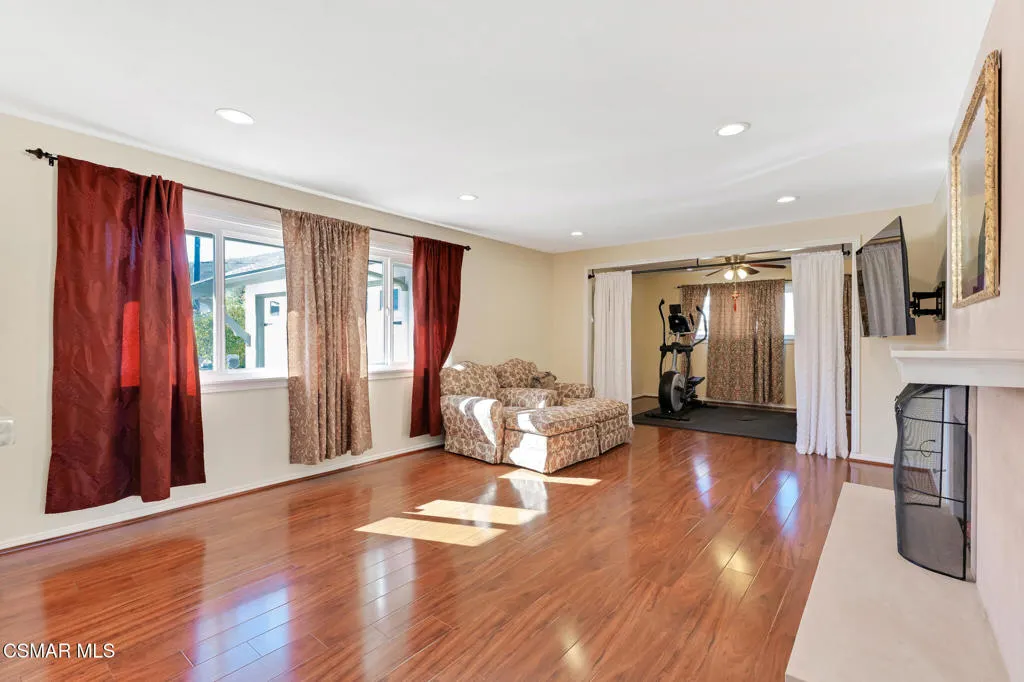 417 W Columbia Road, Thousand Oaks, California 91360 home-pic-9