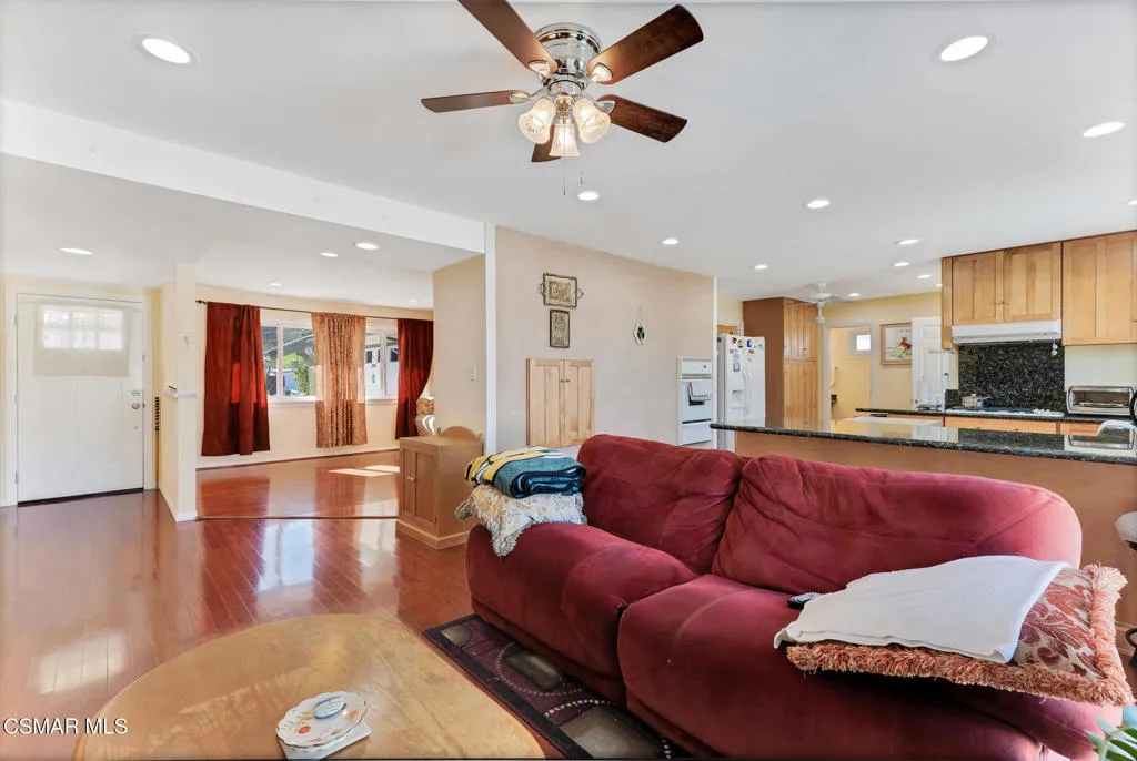 417 W Columbia Road, Thousand Oaks, California 91360 home-pic-3