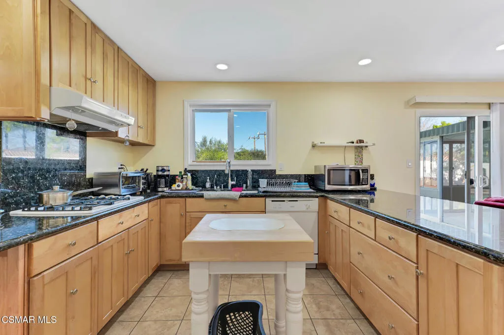 417 W Columbia Road, Thousand Oaks, California 91360 home-pic-13