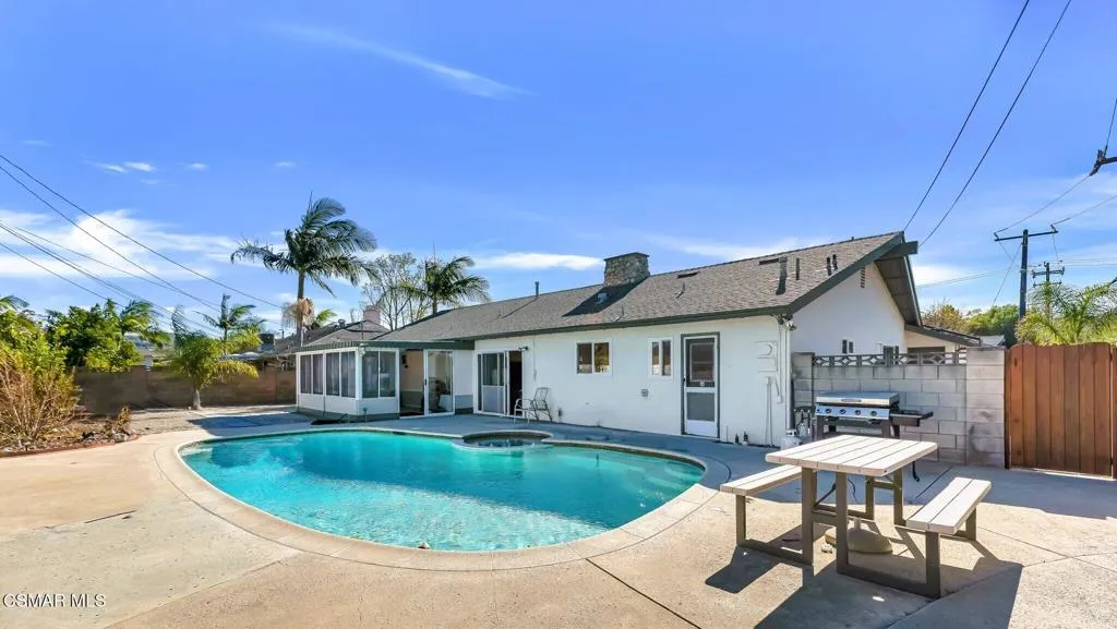417 W Columbia Road, Thousand Oaks, California 91360 home-pic-5