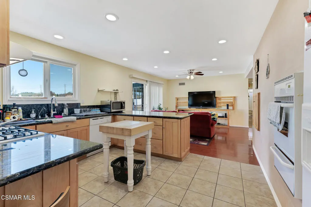 417 W Columbia Road, Thousand Oaks, California 91360 home-pic-14