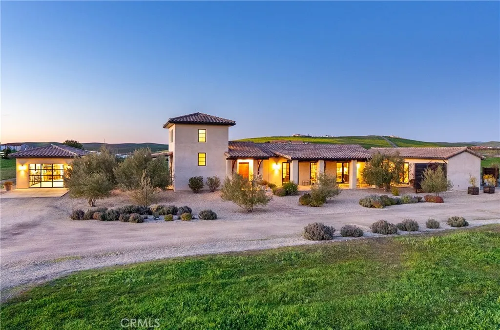 3940 Gruenhagen Flat Road, Paso Robles, California 93446 home-pic-1