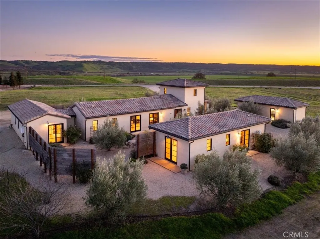 3940 Gruenhagen Flat Road, Paso Robles, California 93446 home-pic-2
