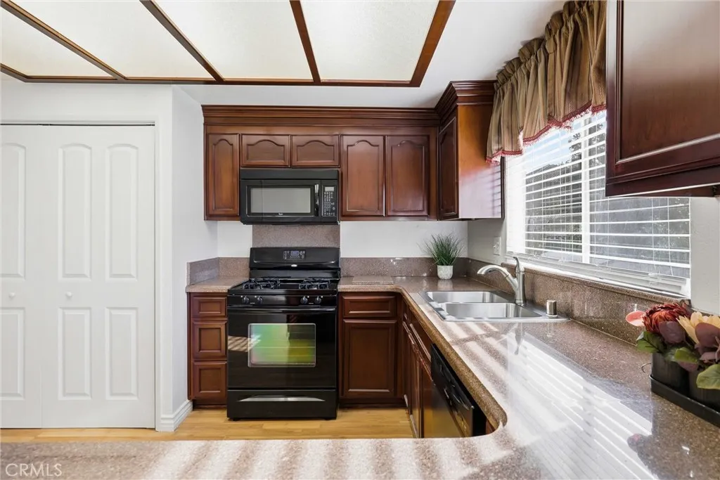 21010 E Cypress, Covina, California 91724 home-pic-21