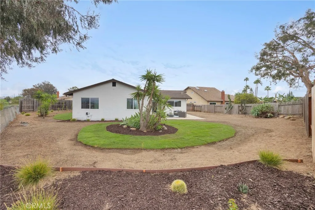 1768 Henderson Court, Vista, California 92083 home-pic-33