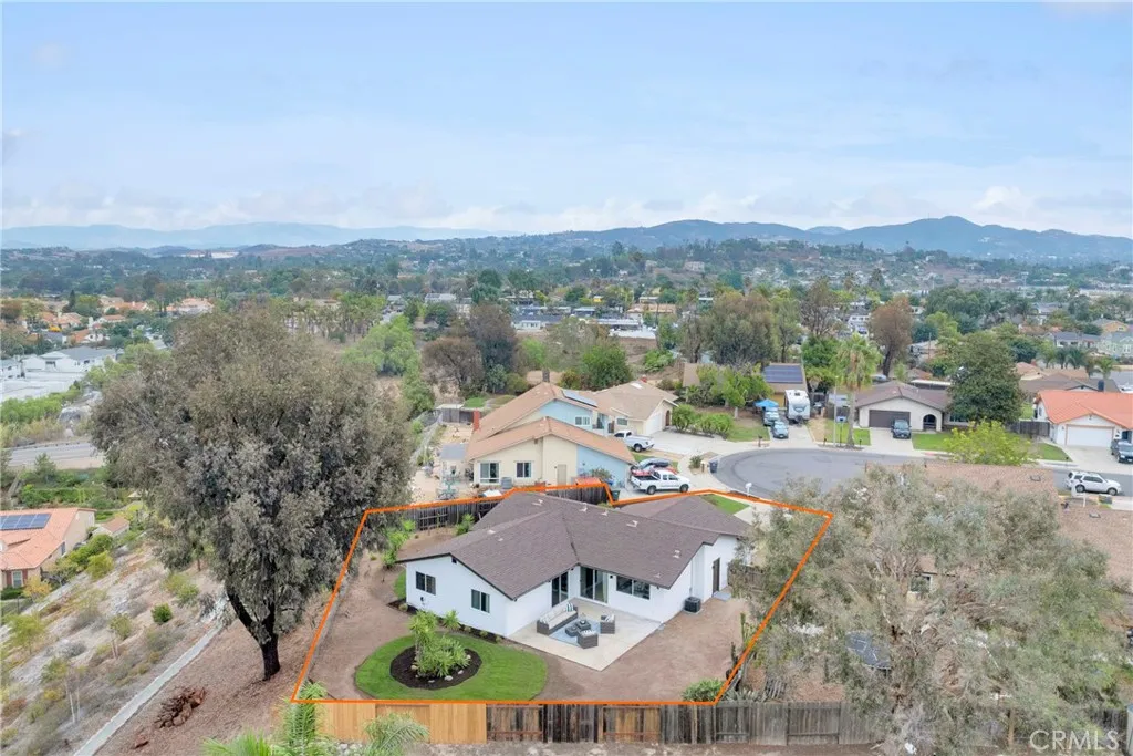 1768 Henderson Court, Vista, California 92083 home-pic-39