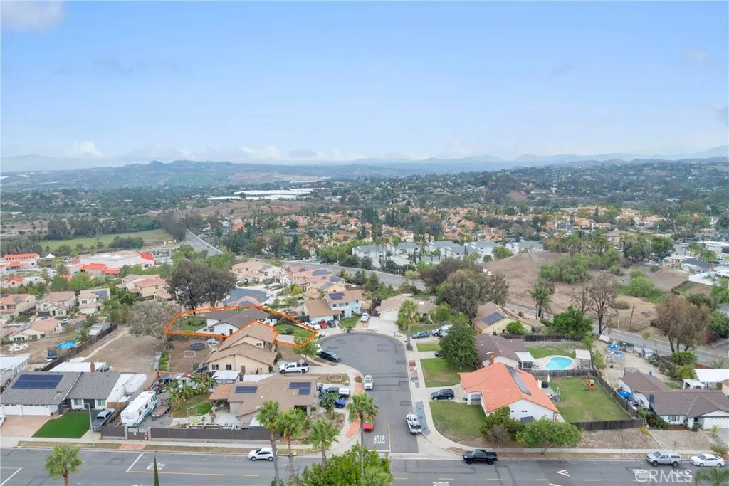 1768 Henderson Court, Vista, California 92083 home-pic-38