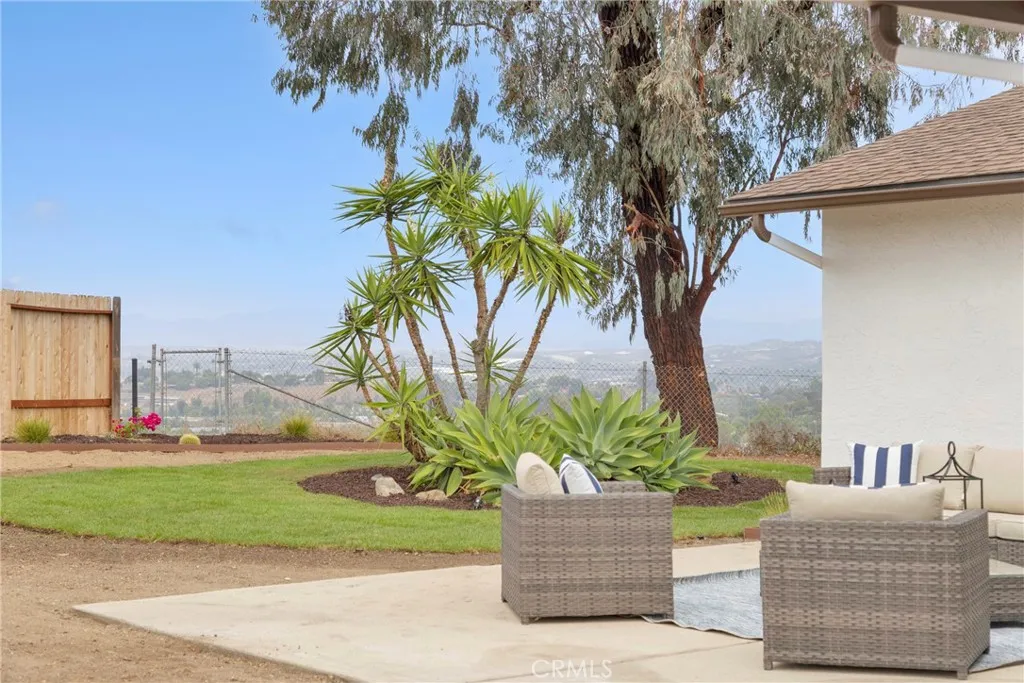1768 Henderson Court, Vista, California 92083 home-pic-30