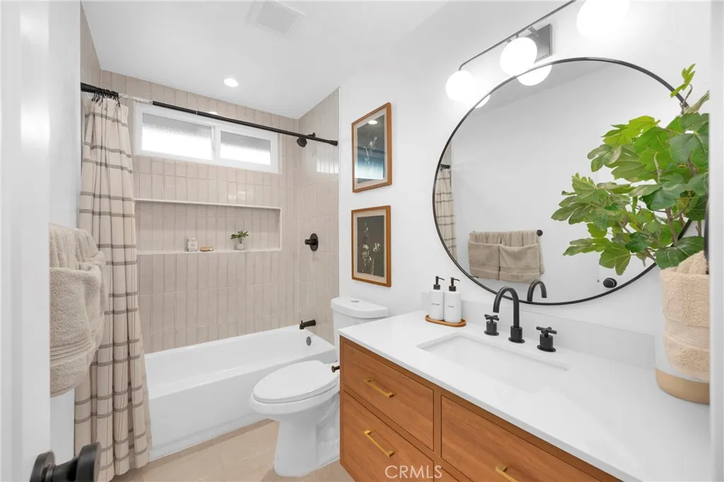 1768 Henderson Court, Vista, California 92083 home-pic-20