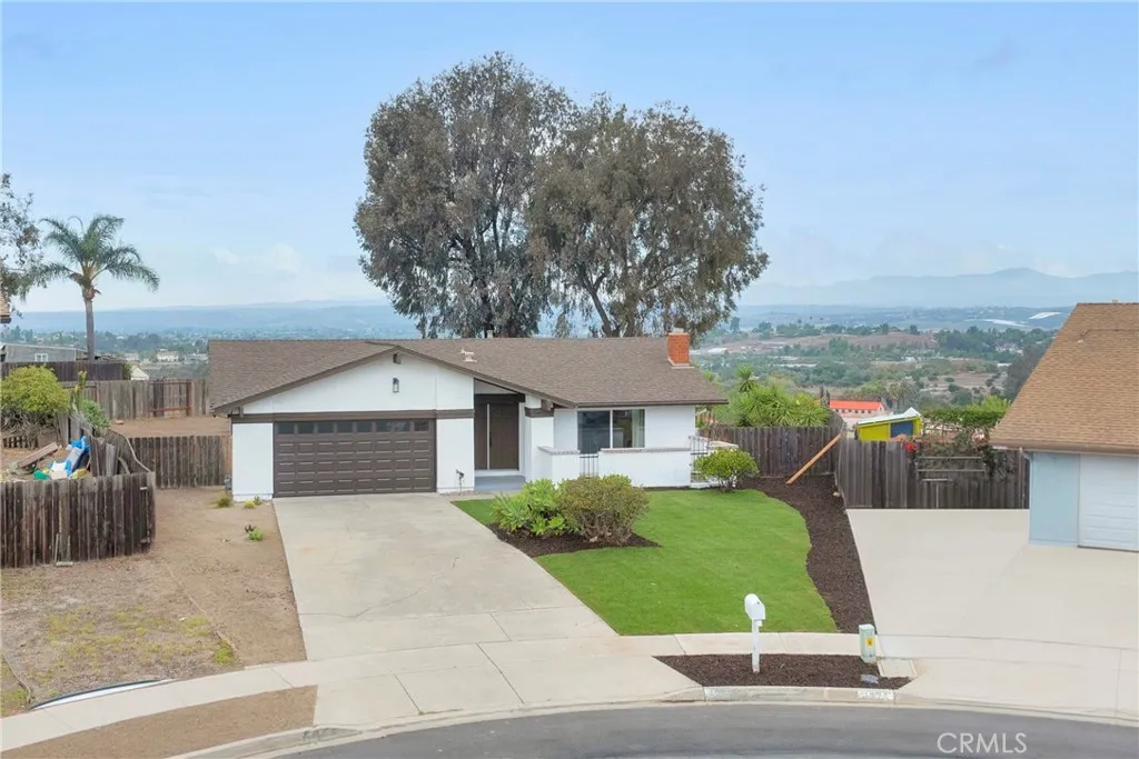 1768 Henderson Court, Vista, California 92083 home-pic-2
