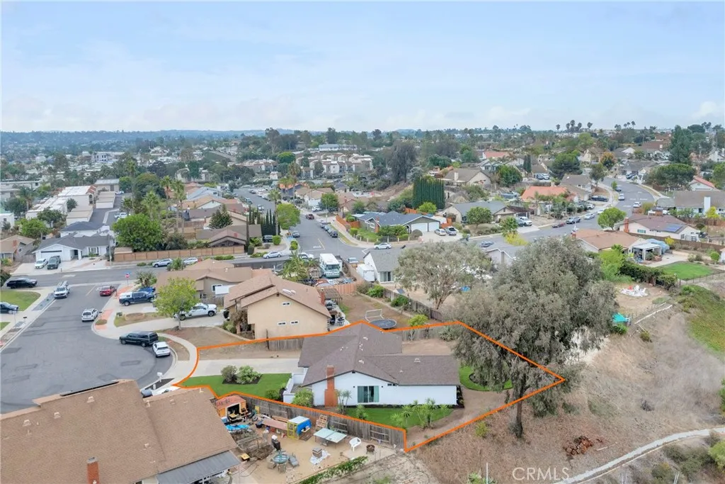 1768 Henderson Court, Vista, California 92083 home-pic-40