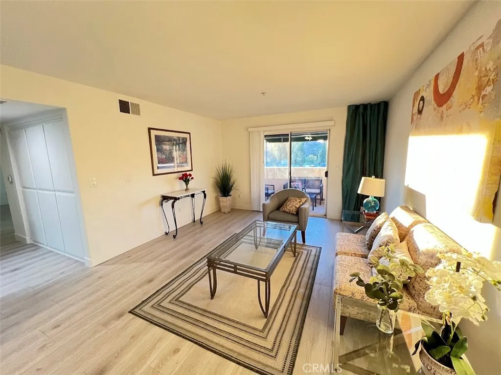 918 W Garvey Avenue 315, Monterey Park, California 91754 home-pic-2