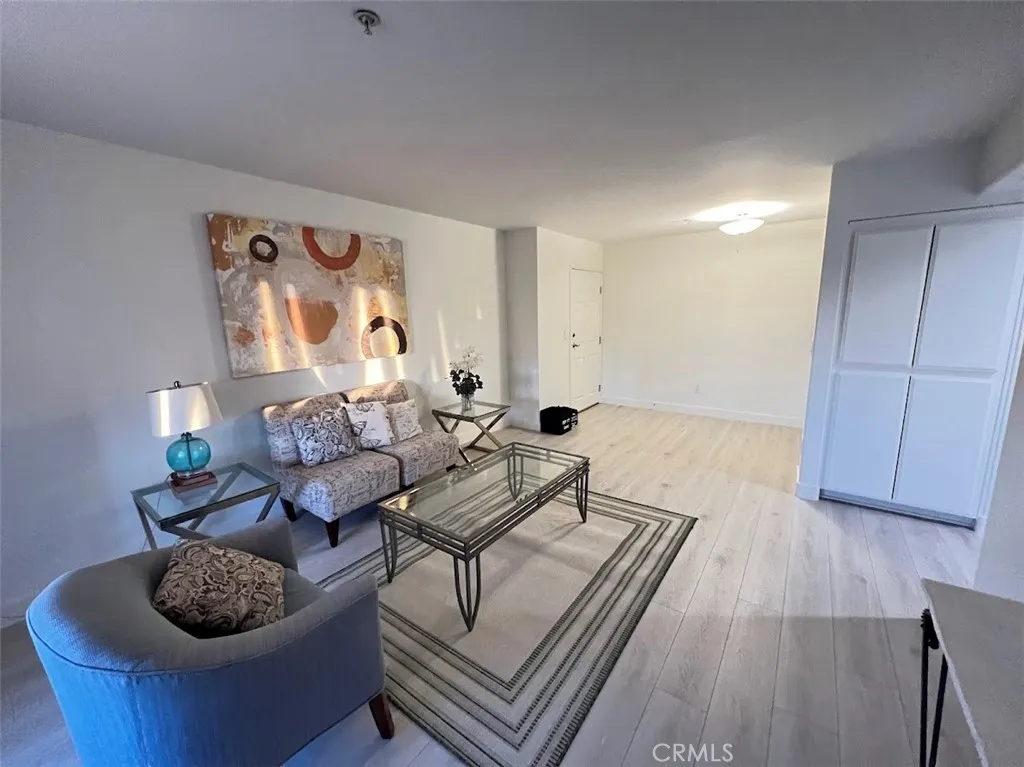 918 W Garvey Avenue 315, Monterey Park, California 91754 home-pic-3