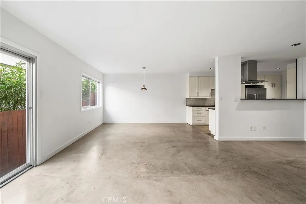 1045 N Kings, West Hollywood, California 90069 home-pic-5
