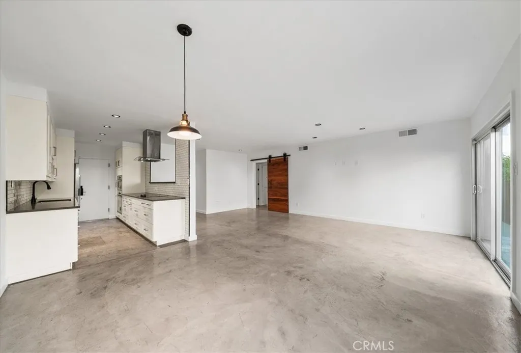 1045 N Kings, West Hollywood, California 90069 home-pic-6