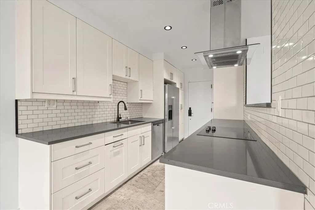 1045 N Kings, West Hollywood, California 90069 home-pic-10