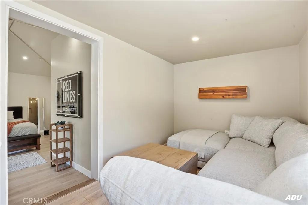 415 E Green Street, Claremont, California 91711 home-pic-21