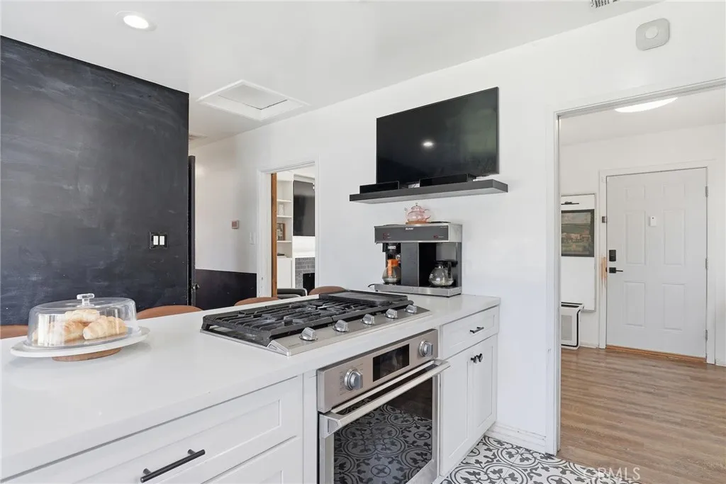 415 E Green Street, Claremont, California 91711 home-pic-11