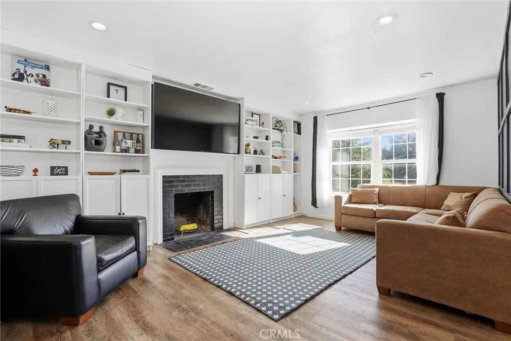 415 E Green Street, Claremont, California 91711 home-pic-5