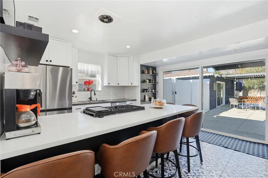 415 E Green Street, Claremont, California 91711 home-pic-8