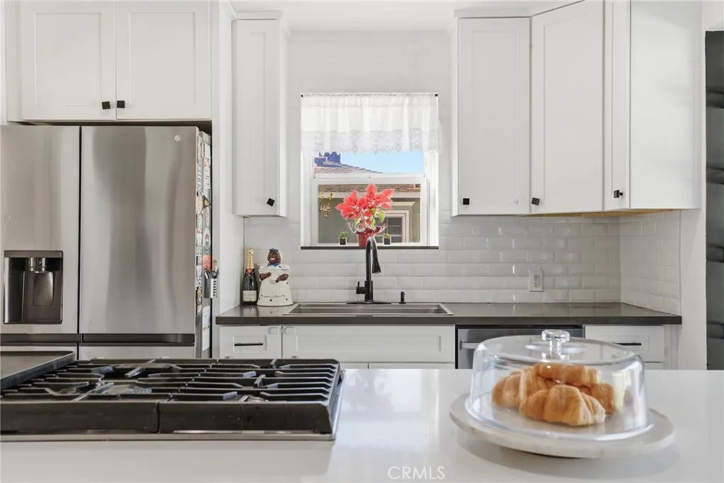 415 E Green Street, Claremont, California 91711 home-pic-9