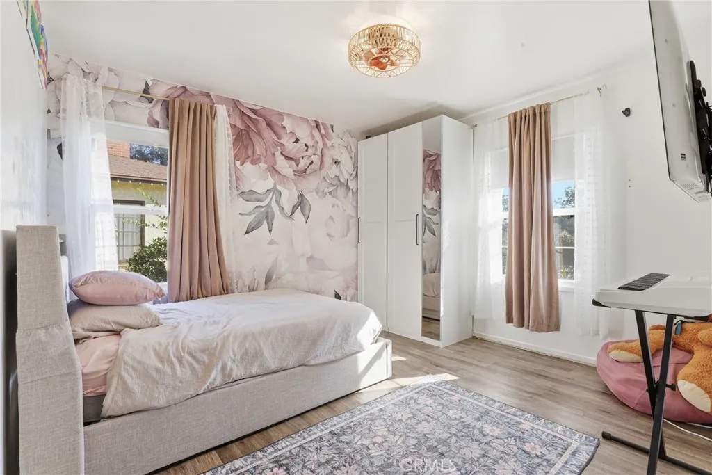 415 E Green Street, Claremont, California 91711 home-pic-16