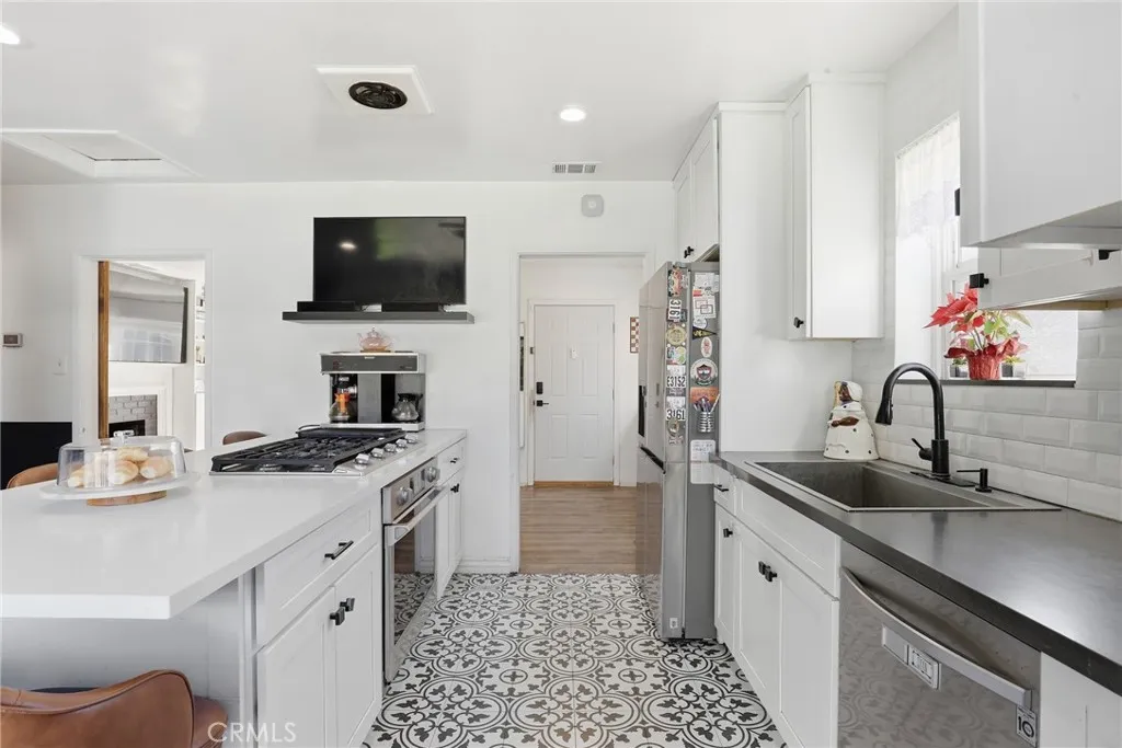 415 E Green Street, Claremont, California 91711 home-pic-7