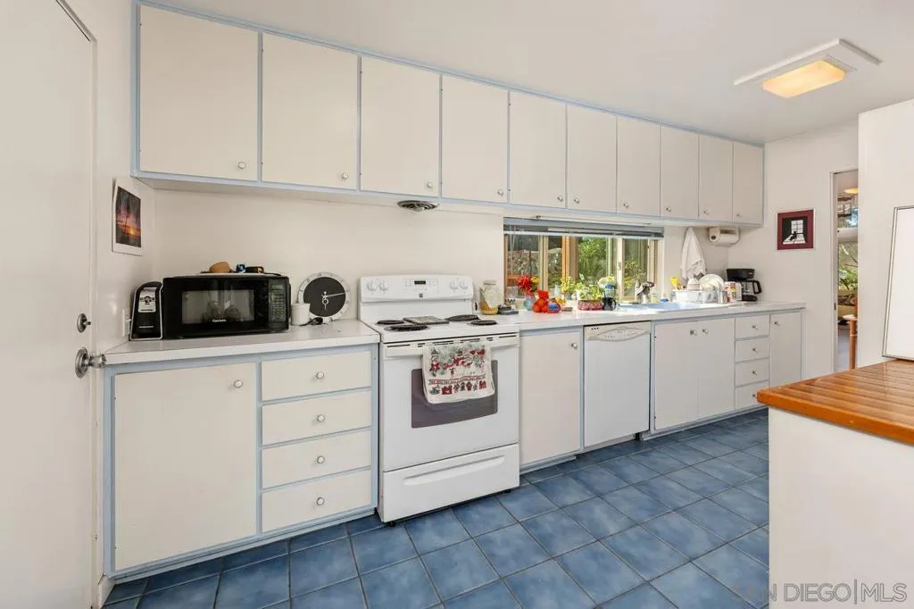 4875 Academy St, San Diego, California 92109 home-pic-12