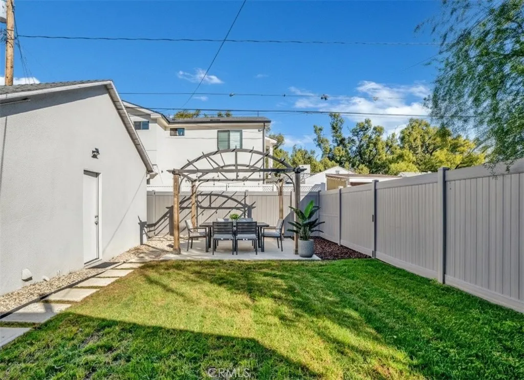 900 N Parish, Burbank, California 91506 home-pic-7