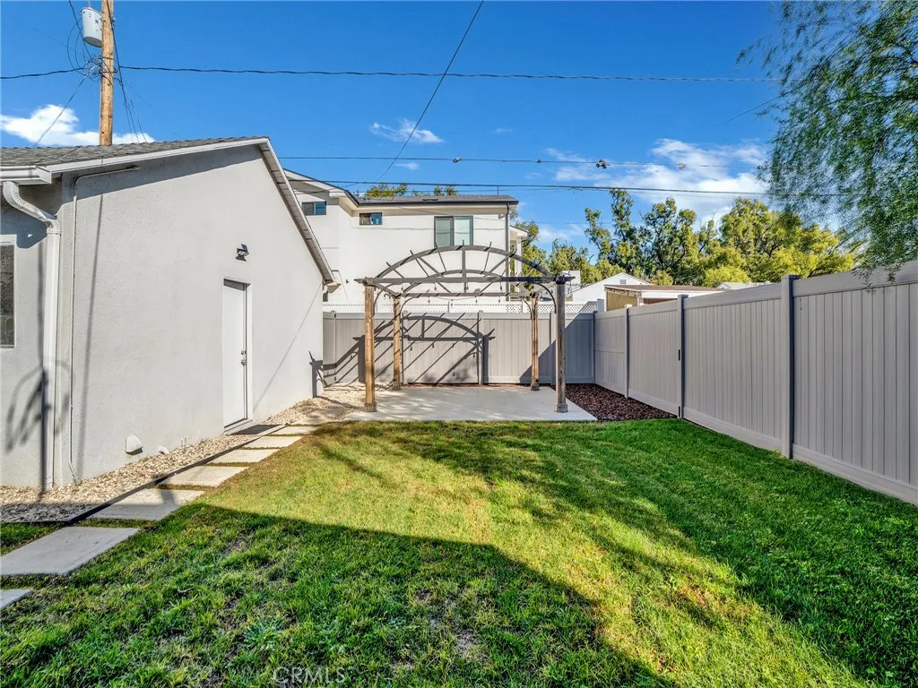 900 N Parish, Burbank, California 91506 home-pic-21