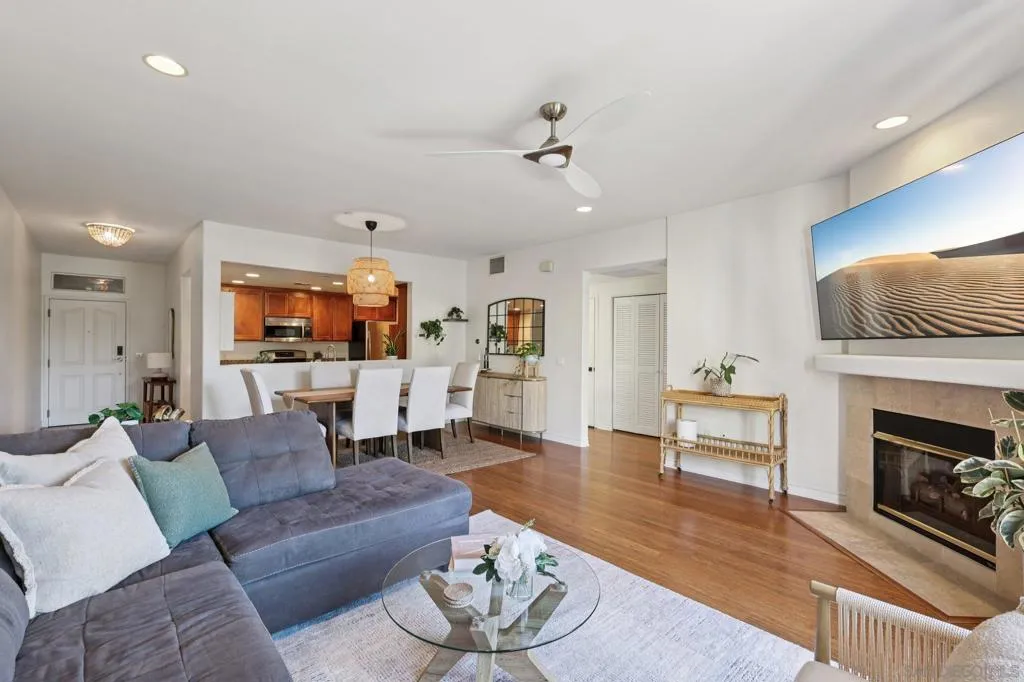 3990 Centre 104, San Diego, California 92103 home-pic-14
