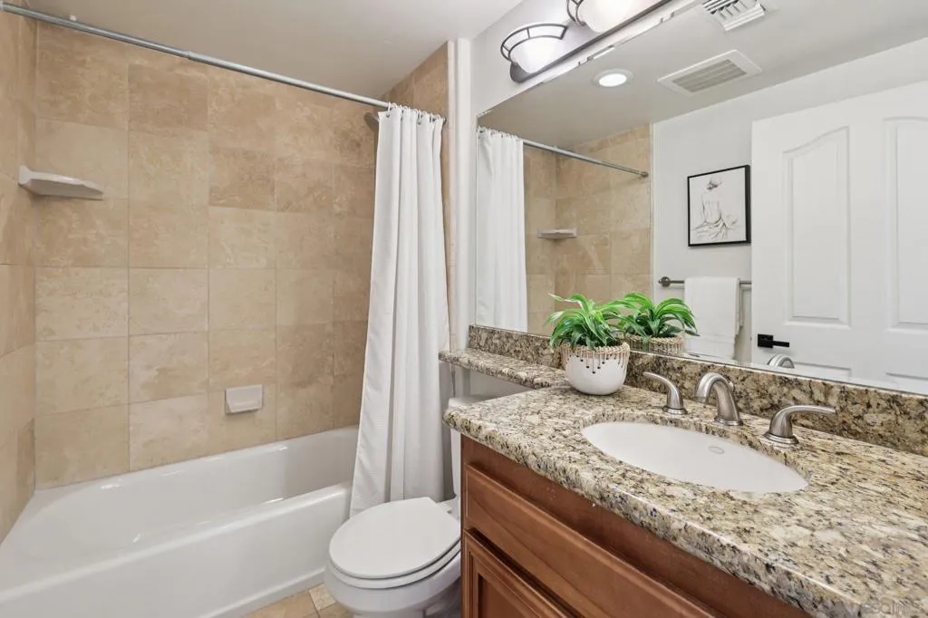 3990 Centre 104, San Diego, California 92103 home-pic-26