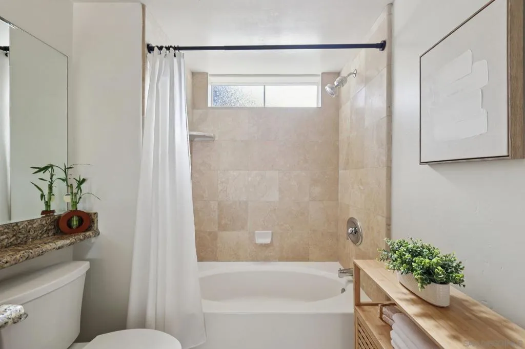 3990 Centre 104, San Diego, California 92103 home-pic-21