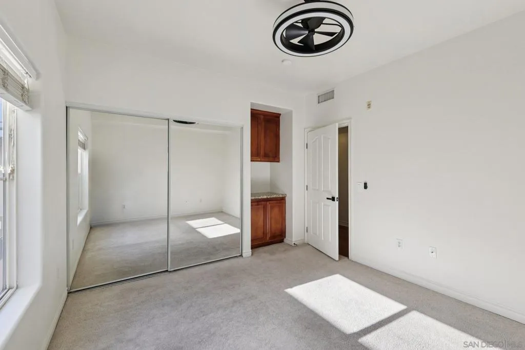 3990 Centre 104, San Diego, California 92103 home-pic-25