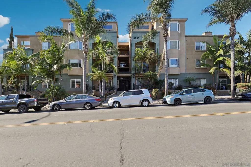 3990 Centre 104, San Diego, California 92103 home-pic-2
