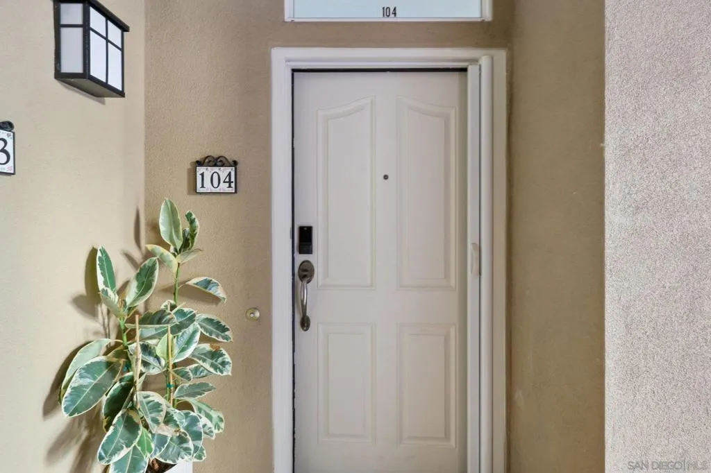 3990 Centre 104, San Diego, California 92103 home-pic-6