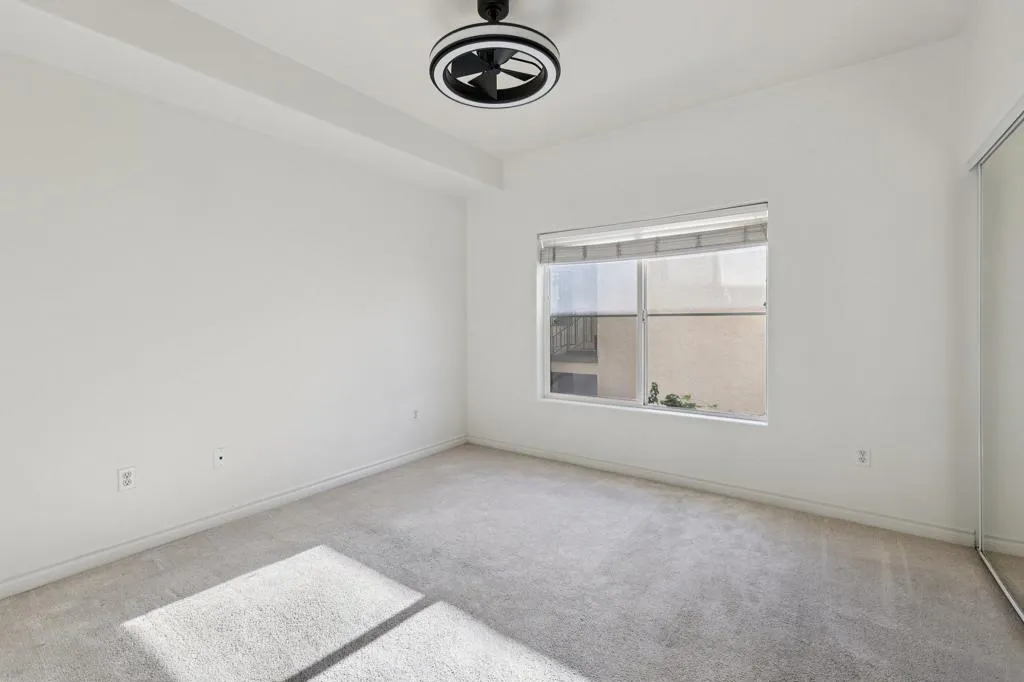 3990 Centre 104, San Diego, California 92103 home-pic-24