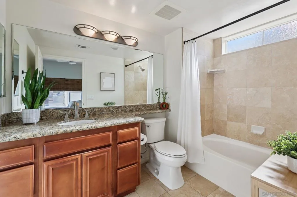 3990 Centre 104, San Diego, California 92103 home-pic-20