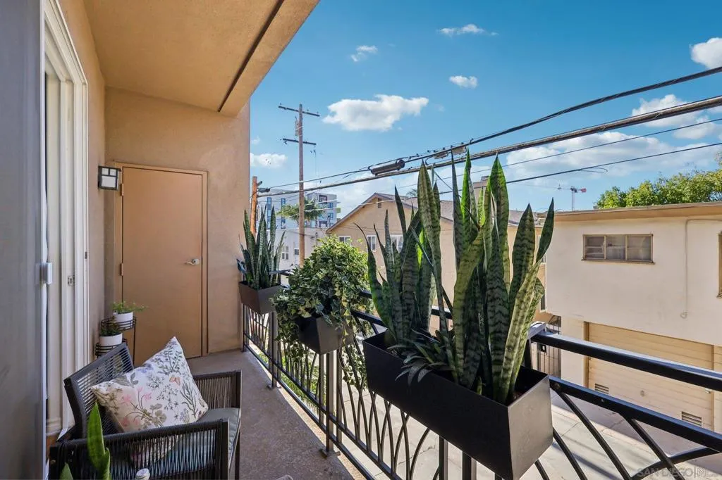 3990 Centre 104, San Diego, California 92103 home-pic-28
